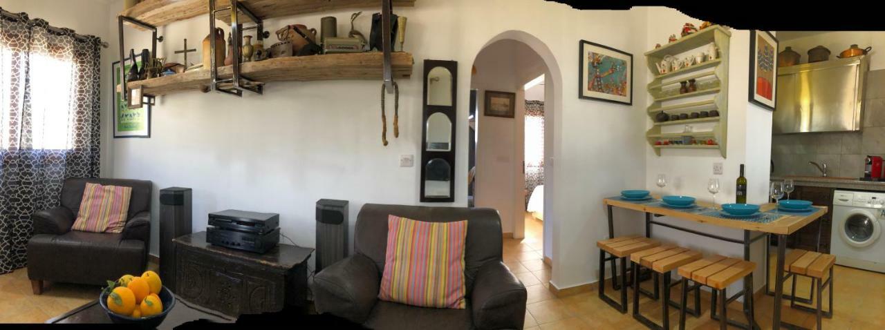 Mp Cozy Apartment Near The Sea 파포스 외부 사진